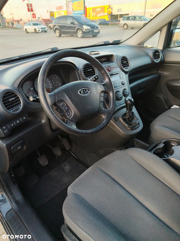 Kia Carens 2.0 CVVT EX - 7