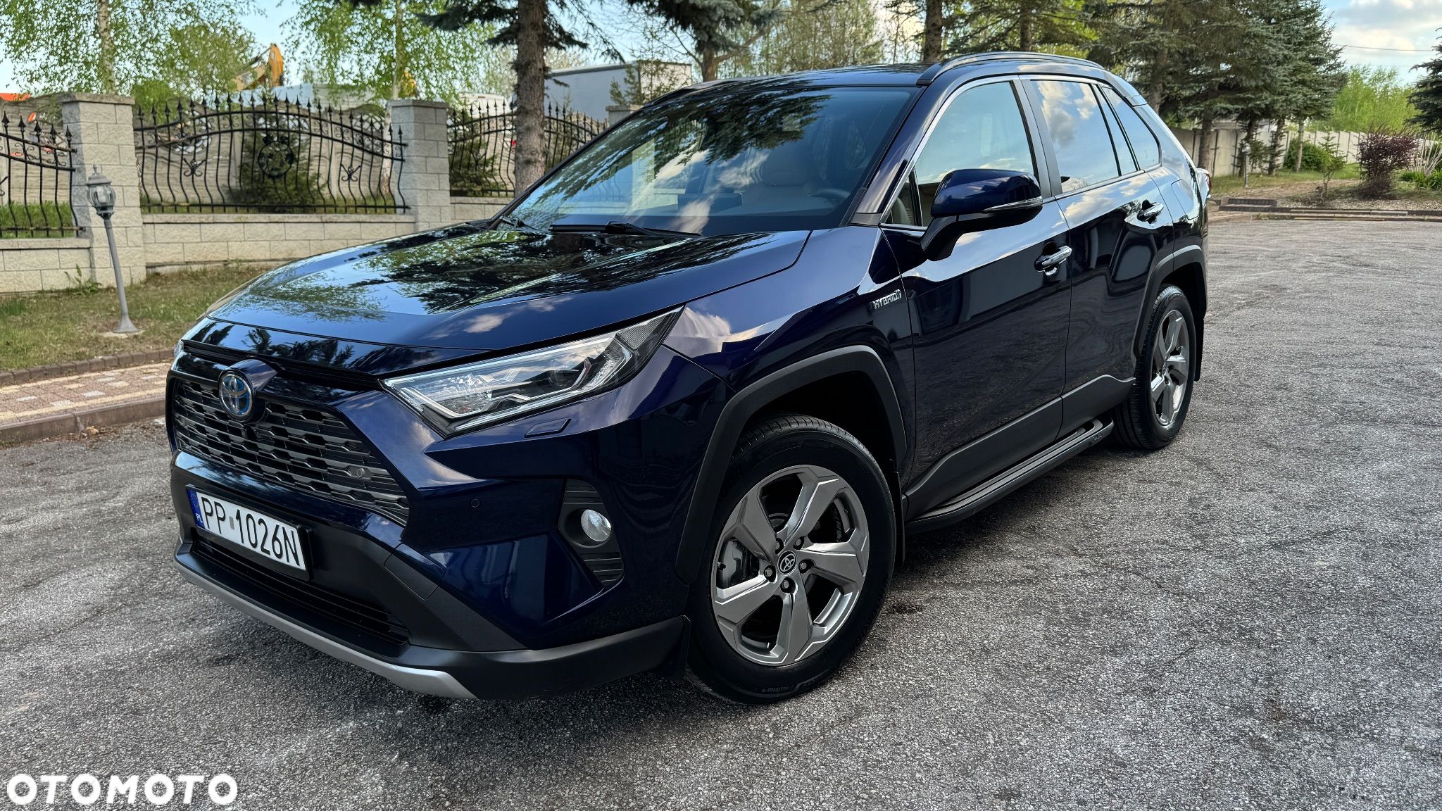 Toyota RAV4 - 1