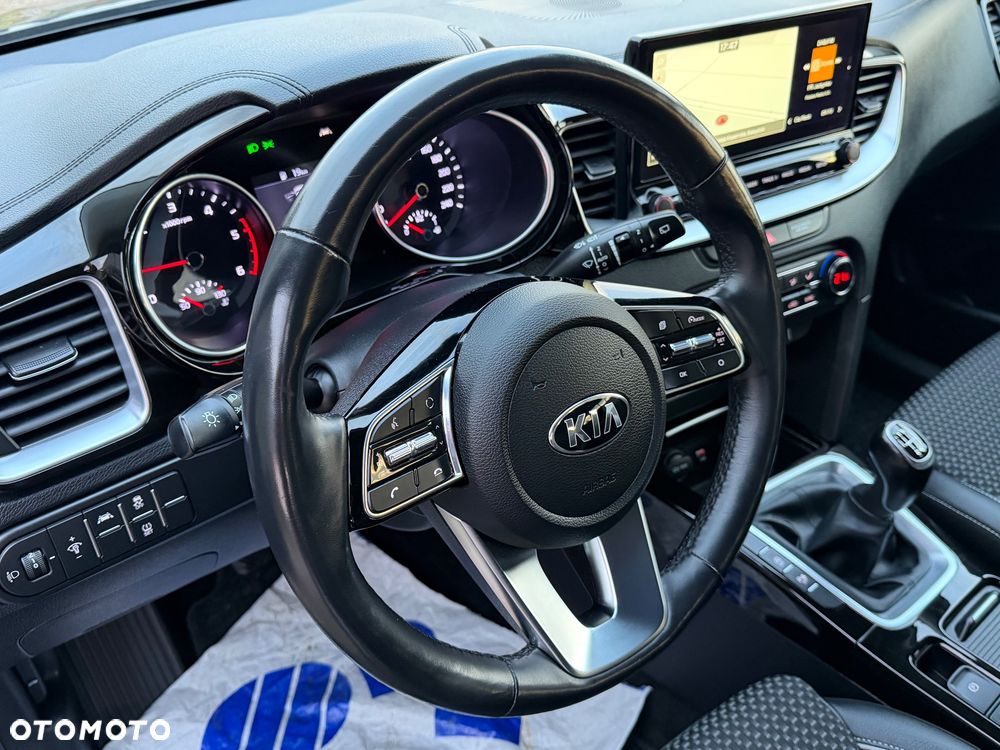 Kia Ceed 1.6 CRDi 136 ISG Dream-Team Edition - 14