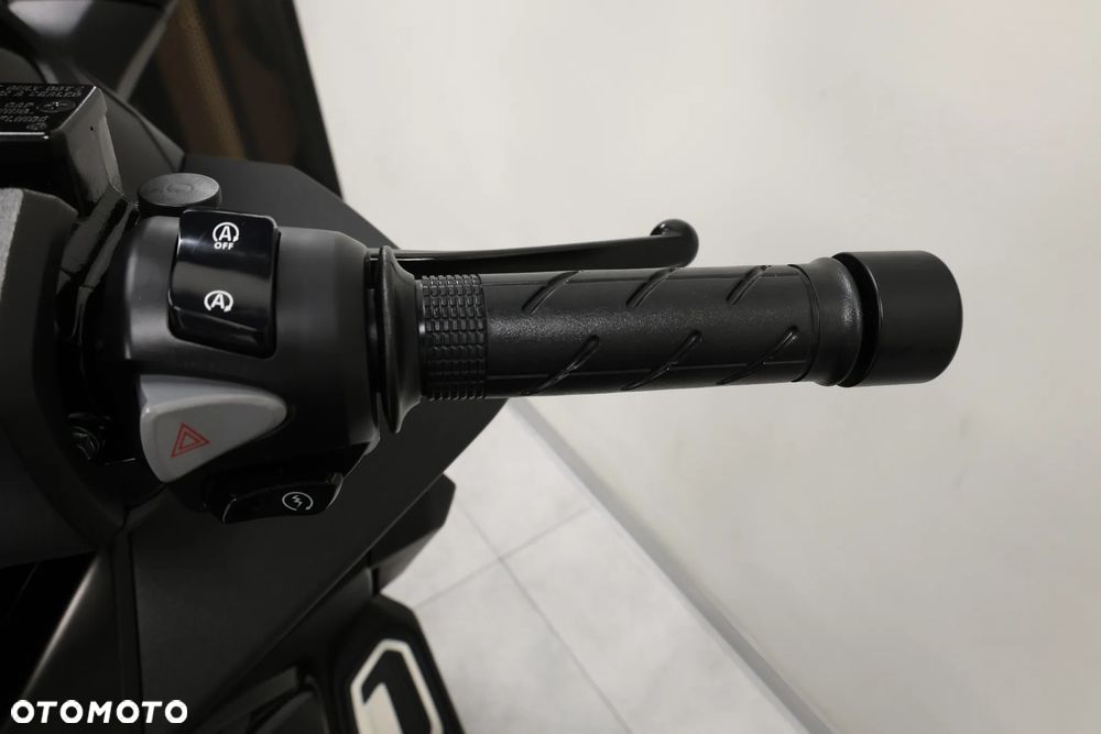 Honda NSS - 18