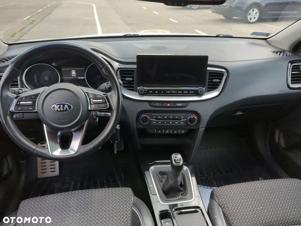 Kia Ceed 1.5 T-GDI Business Line - 3