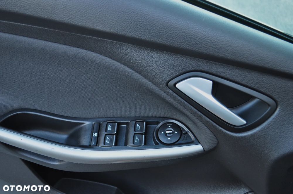 Ford Focus 1.0 EcoBoost Start-Stopp-System Champions Edition - 28