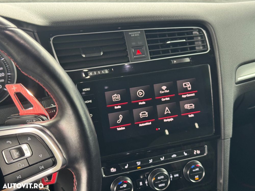 Volkswagen Golf - 6