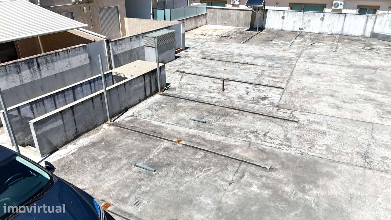 Lugar de Garagem à Venda, a 150m da praia no centro da Póvoa de Varzim - Grande imagem: 4/9