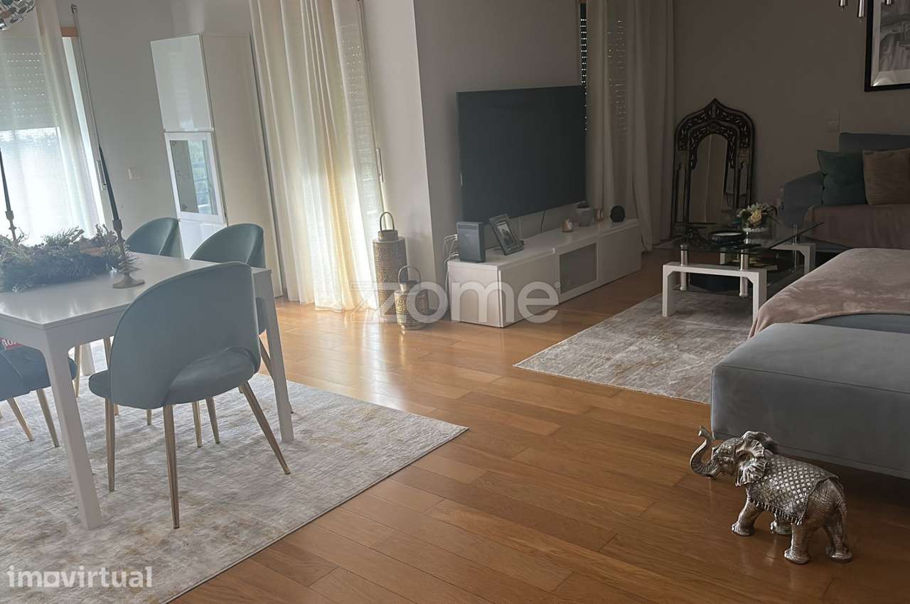 Duplex T6 com 2 suites, varanda e elevador em Sintra - Grande imagem: 2/28