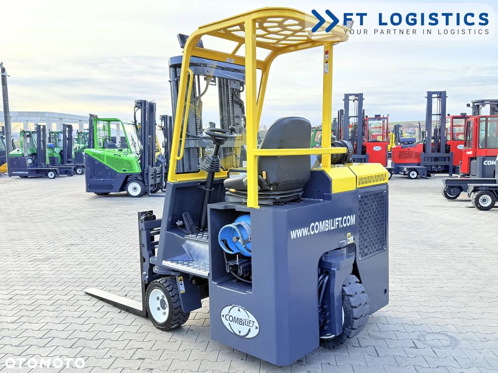 Combilift WÓZEK CZTEROKIERUNKOWY - WIELOKIERUNKOWY | COMBILIFT CB3000 | GAS | TRIPLEX 4900MM | WOLNY SKOK | POZYCJONER WIDEŁ | PRZESUW WIDEŁ | STAN IDEALNY | Szeroka oferta wózków czterokierunkowych i bocznych, dopasowanych do różnorodnych potrzeb i zastosowań - 9