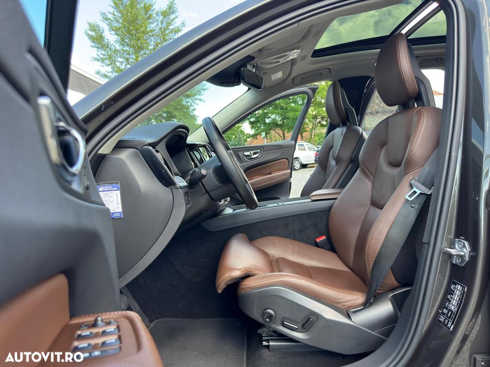 Volvo XC 60 D5 AWD Geartronic Inscription - 32