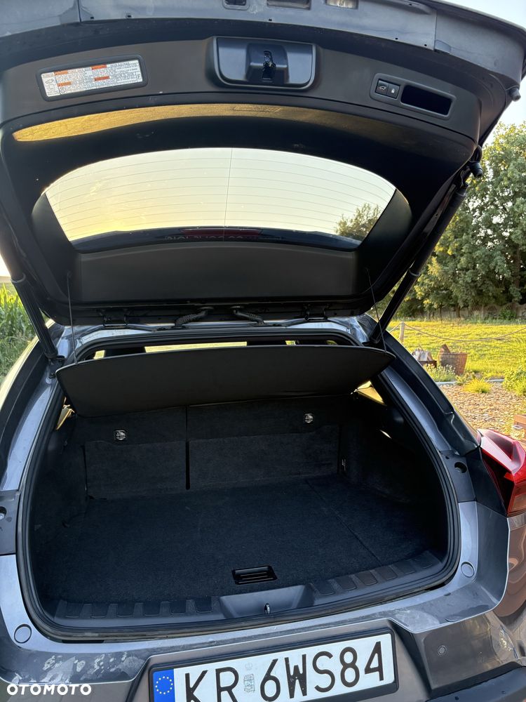 Lexus UX - 5