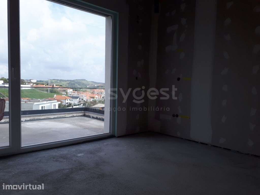 Penthouse Exclusiva na Lourinhã - 4 Quartos, 3 Suítes, Terraço Pano... - Grande imagem: 5/9