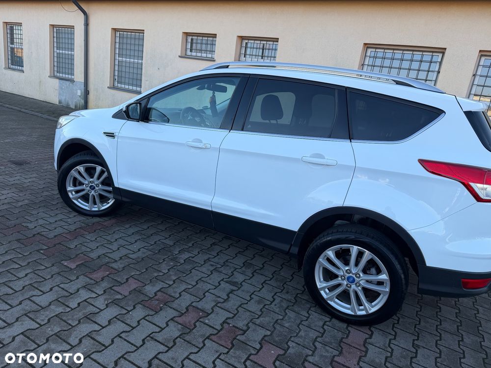 Ford Kuga 2.0 TDCi 2x4 Titanium - 36