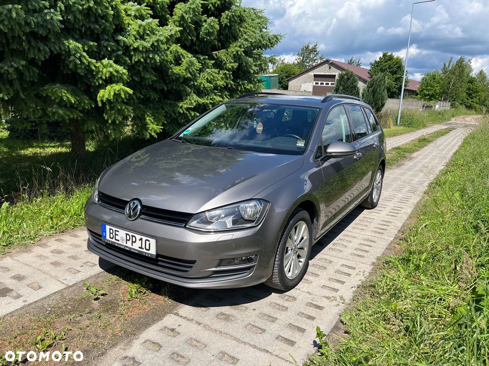 Volkswagen Golf - 1