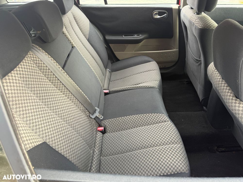 Renault Megane II 1.5 dCi Influence - 4