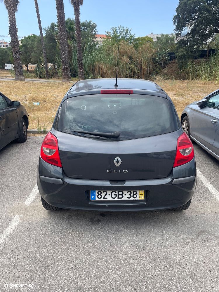 Renault Clio 1.5 dCi Dynamique S - 1