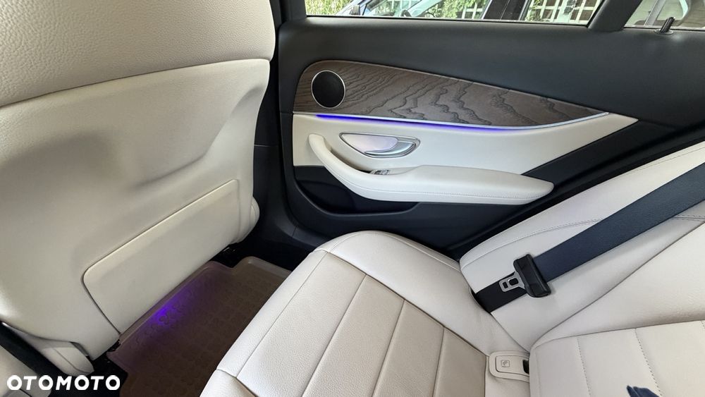Mercedes-Benz Klasa E 220 d Exclusive - 13