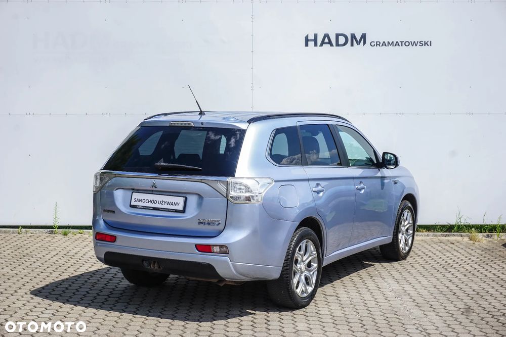 Mitsubishi Outlander - 8