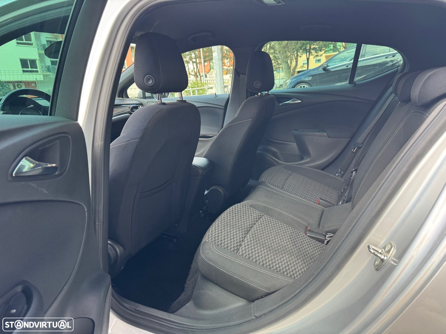 Opel Astra 1.6 CDTi Cosmo S/S J18 - 22