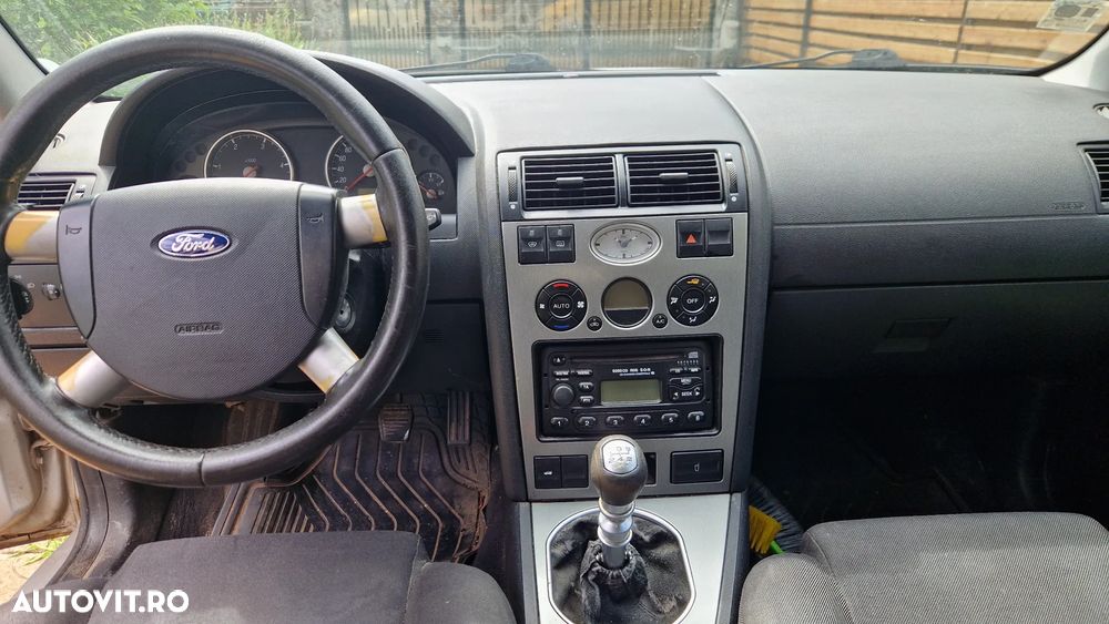 Ford Mondeo 2.0TDCi Ambiente - 8