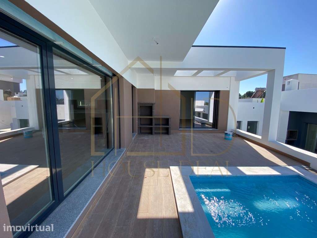 ESPLÊNDIDA! Moradia Isolada T3+1 com Piscina. Fernão Ferro