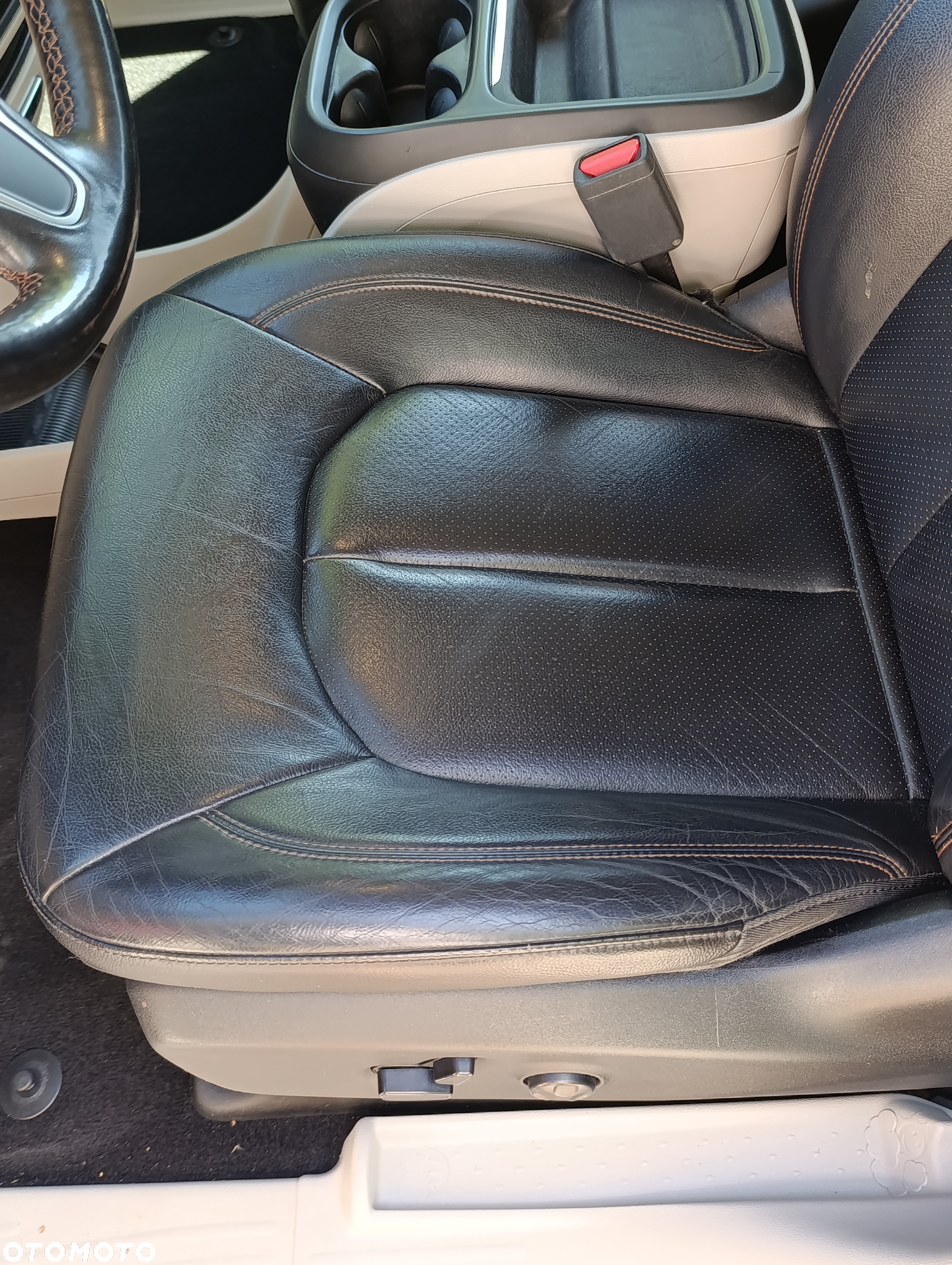 Chrysler Pacifica - 17