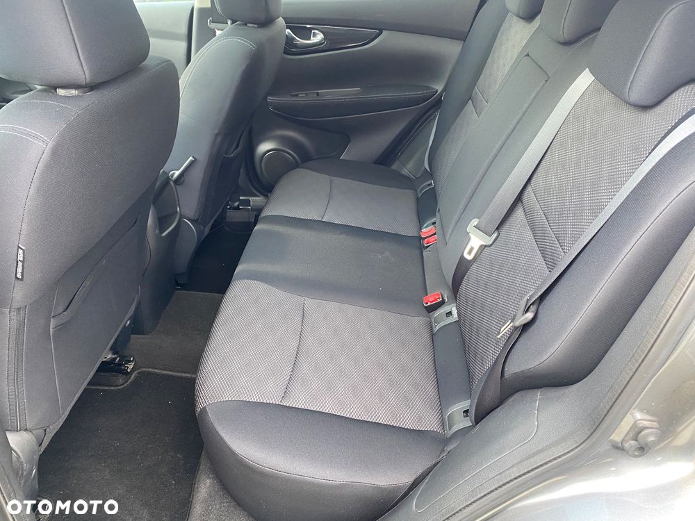 Nissan Qashqai 1.6 DIG-T N-Connecta - 29