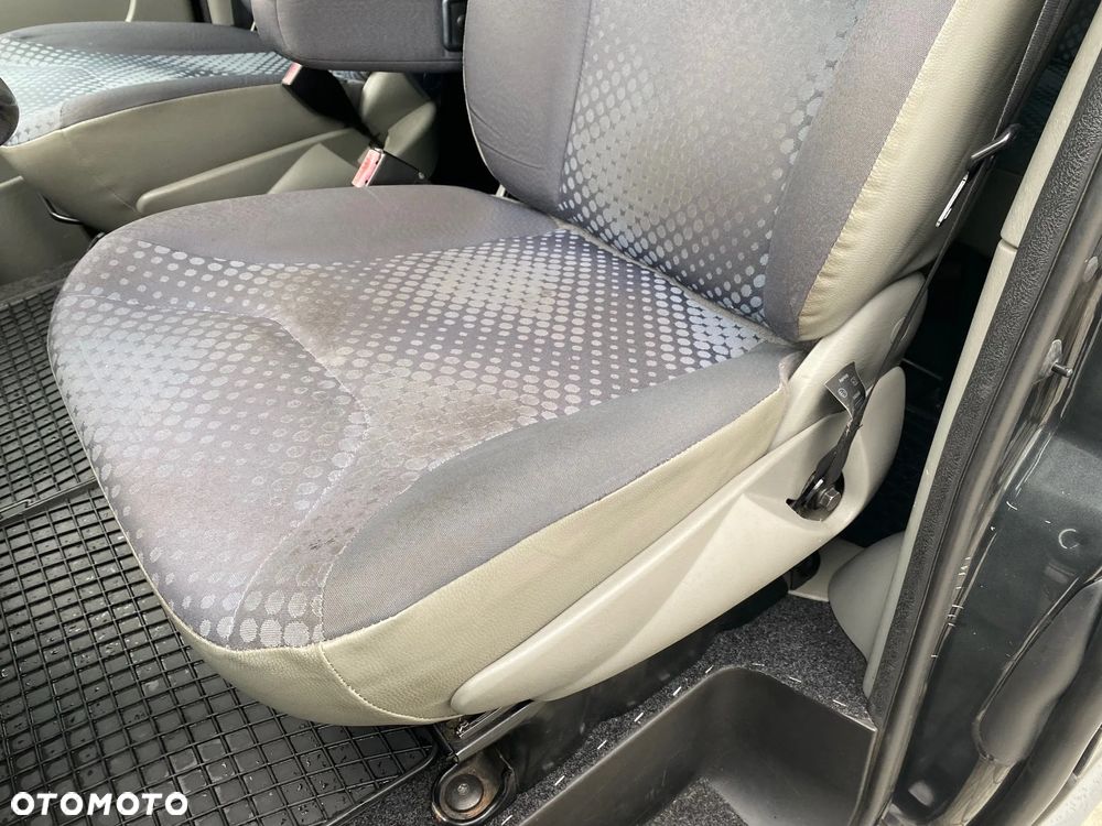 Opel Vivaro L2H1 2.9t - 26