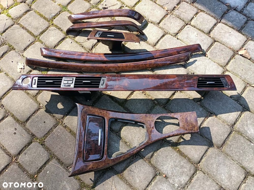 Dekory listwy BMW E90 E91 Europa przed lift Nawigacja navi drewno