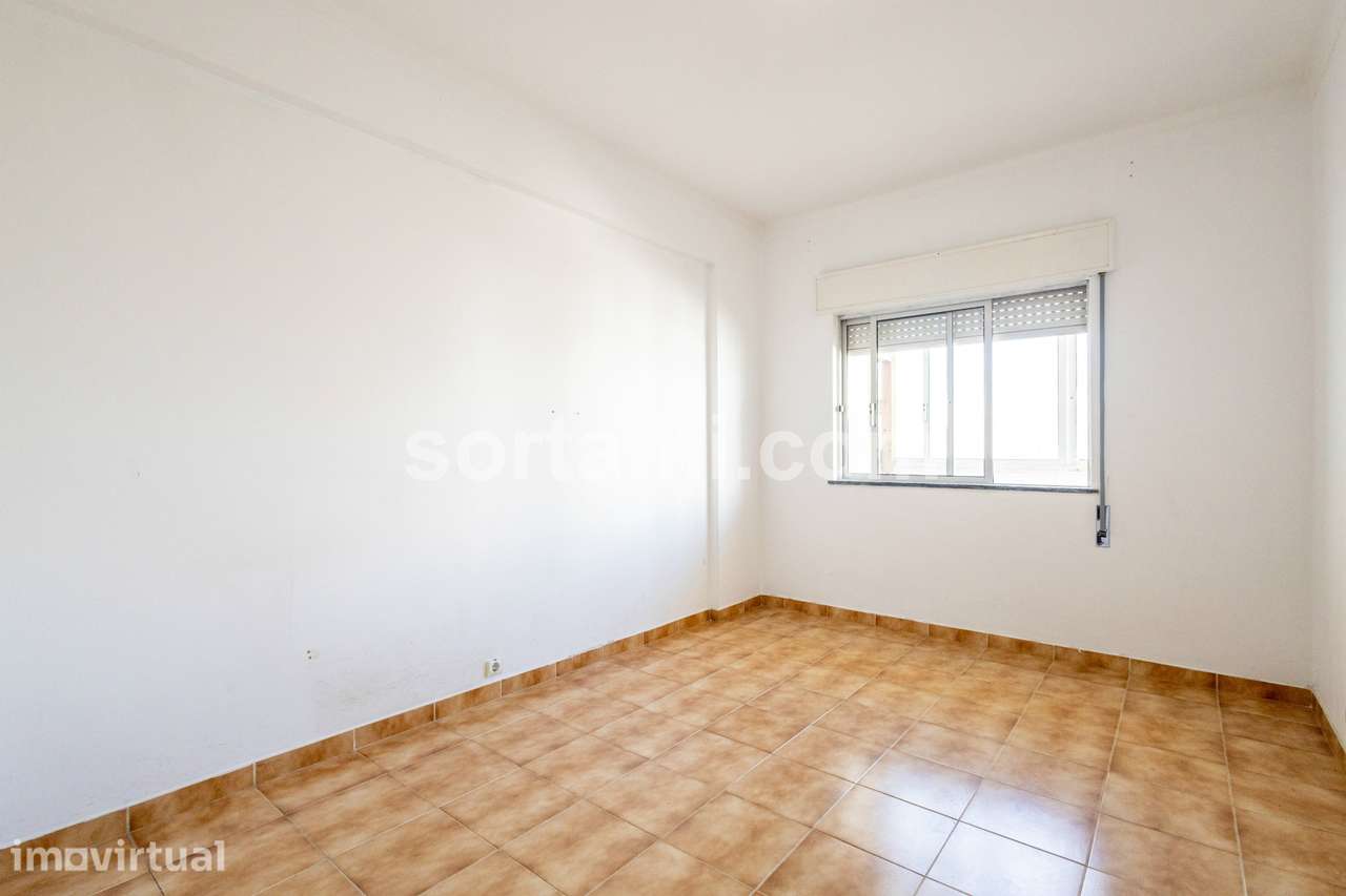 Apartamento T2 Venda em Quarteira,Loulé - Grande imagem: 4/19
