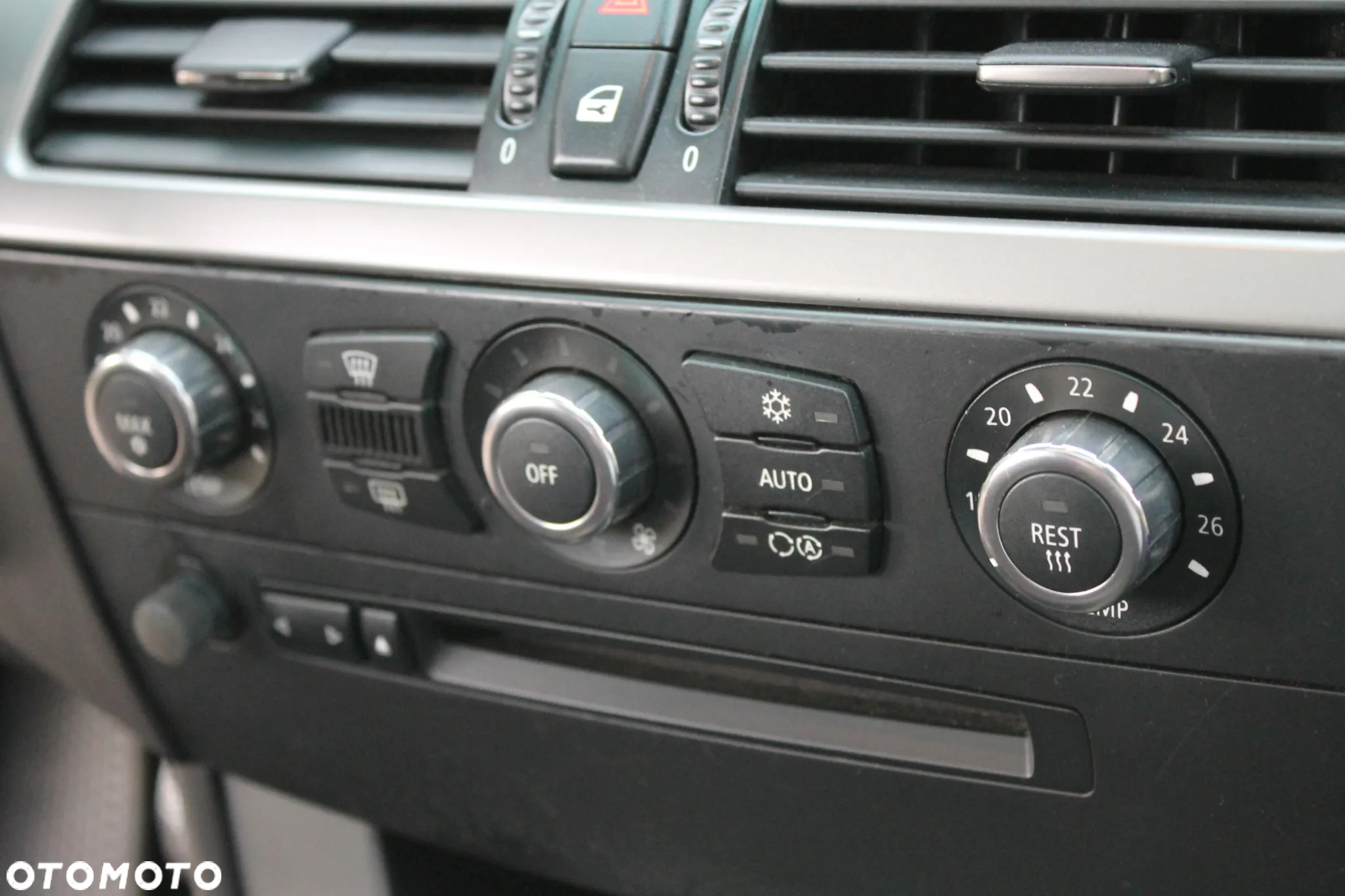 BMW Seria 5 523i - 14