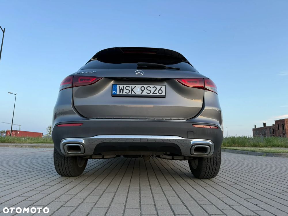 Mercedes-Benz GLA - 14