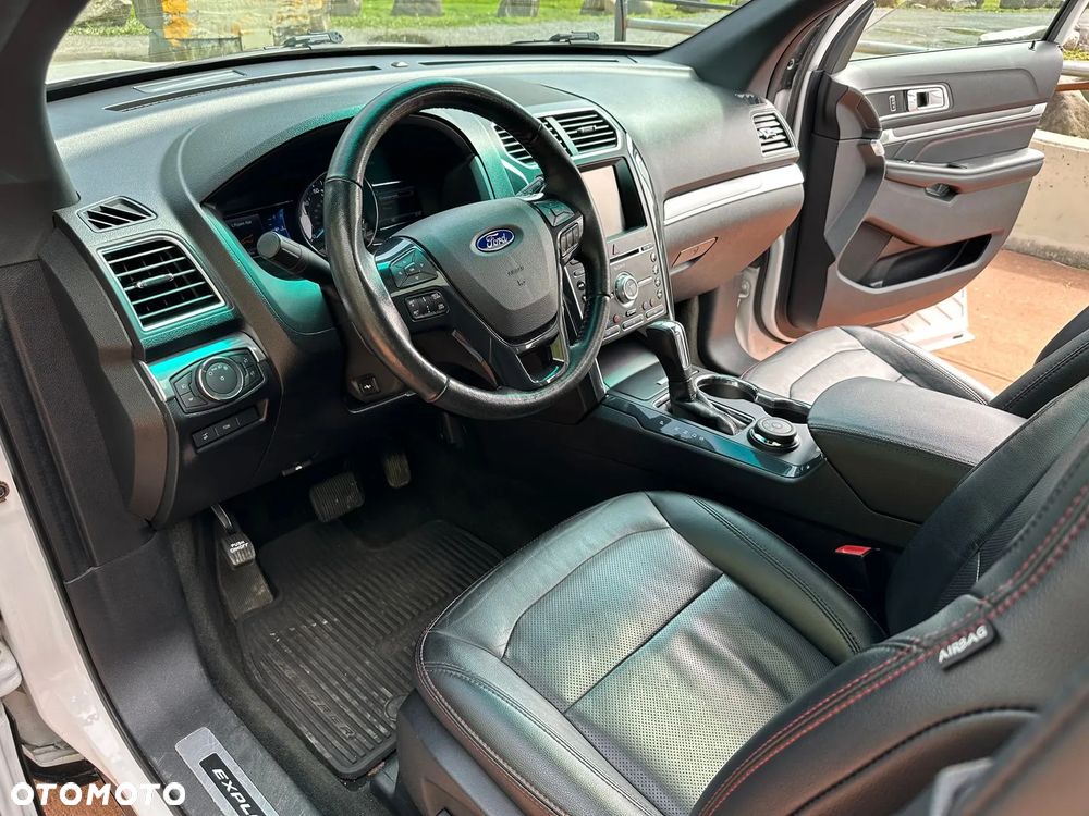 Ford Explorer - 25