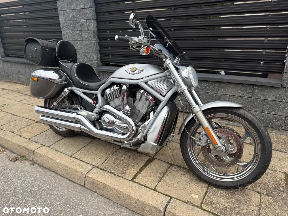 Harley-Davidson V-Rod Street Rod - 1
