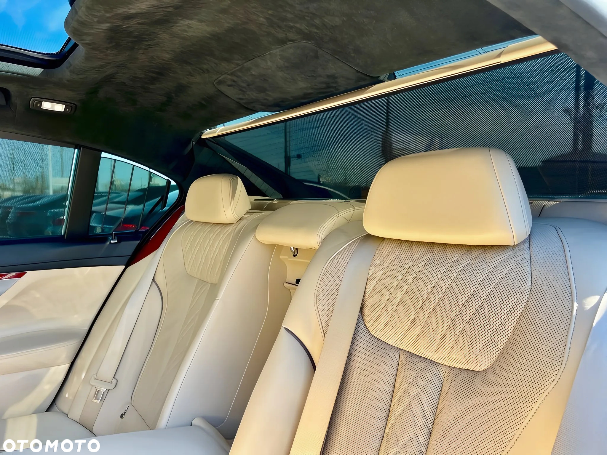 BMW Seria 7 750i xDrive - 14