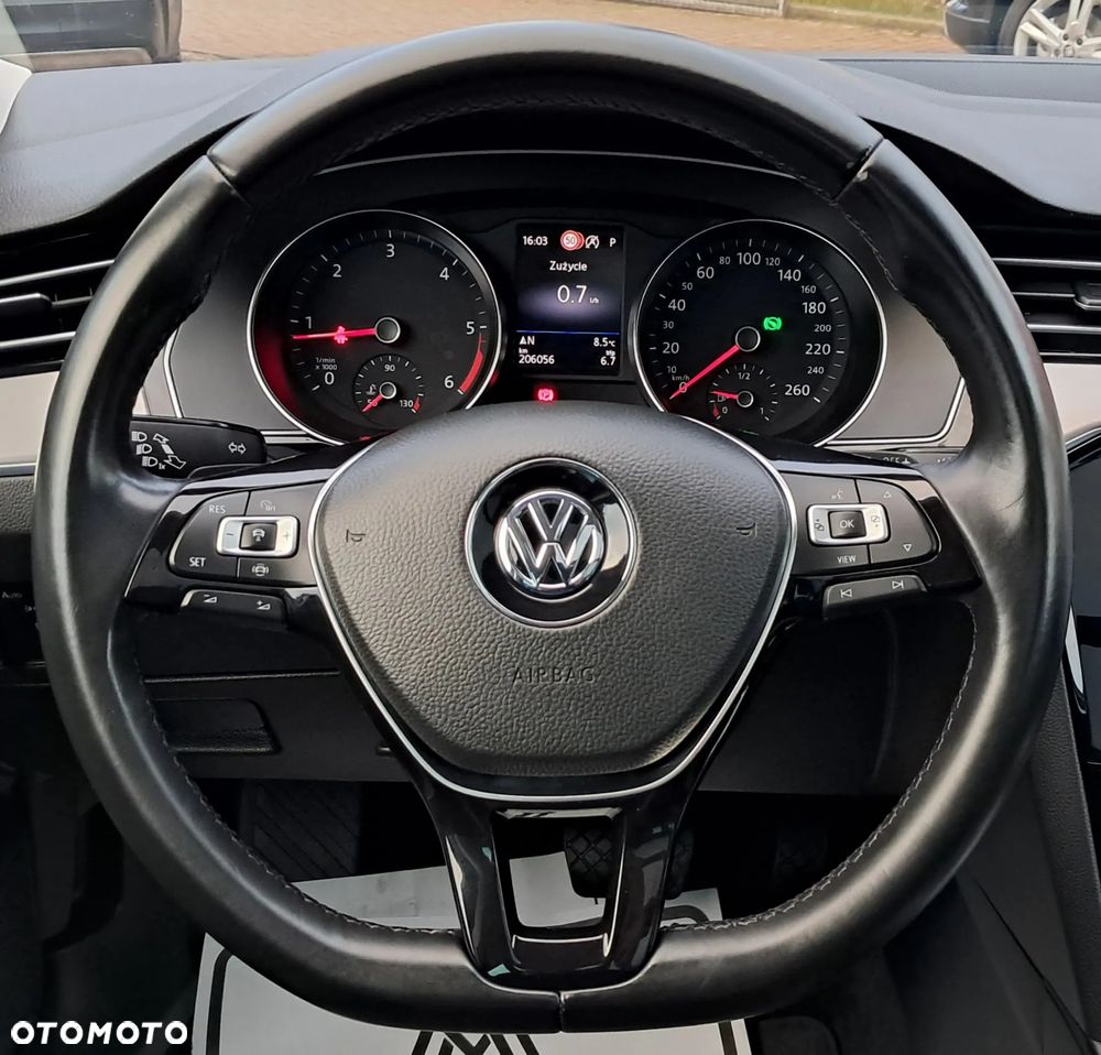 Volkswagen Passat Variant 2.0 TDI SCR DSG Highline - 20