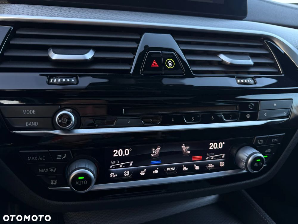 BMW Seria 5 530i xDrive M Sport Edition - 18