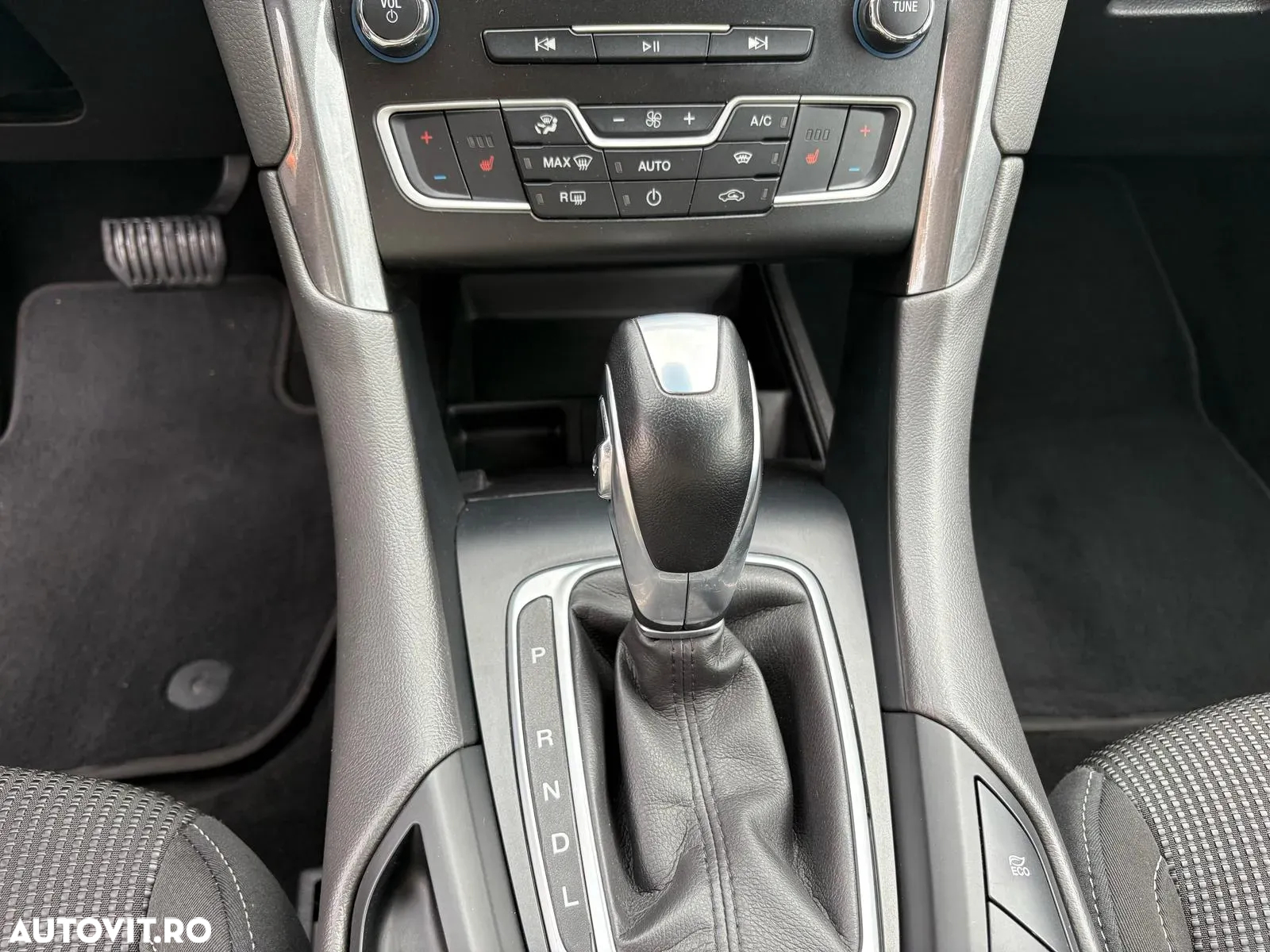 Ford Mondeo 2.0 HEV Trend - 14