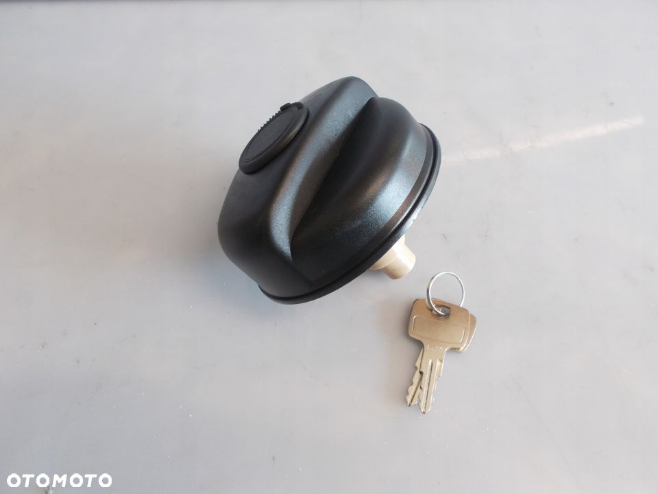 KOREK Z KLUCZEM ZBIORNIKA PALIWA IVECO DAILY 1990- - 1