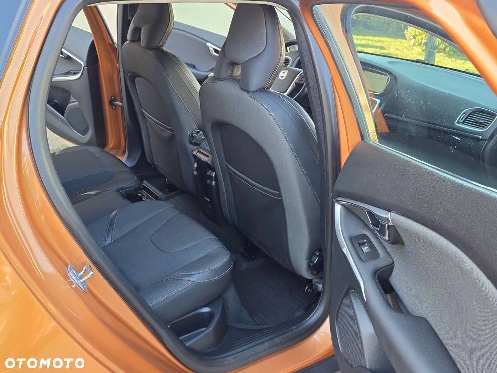 Volvo V40 Cross Country D3 Momentum - 37