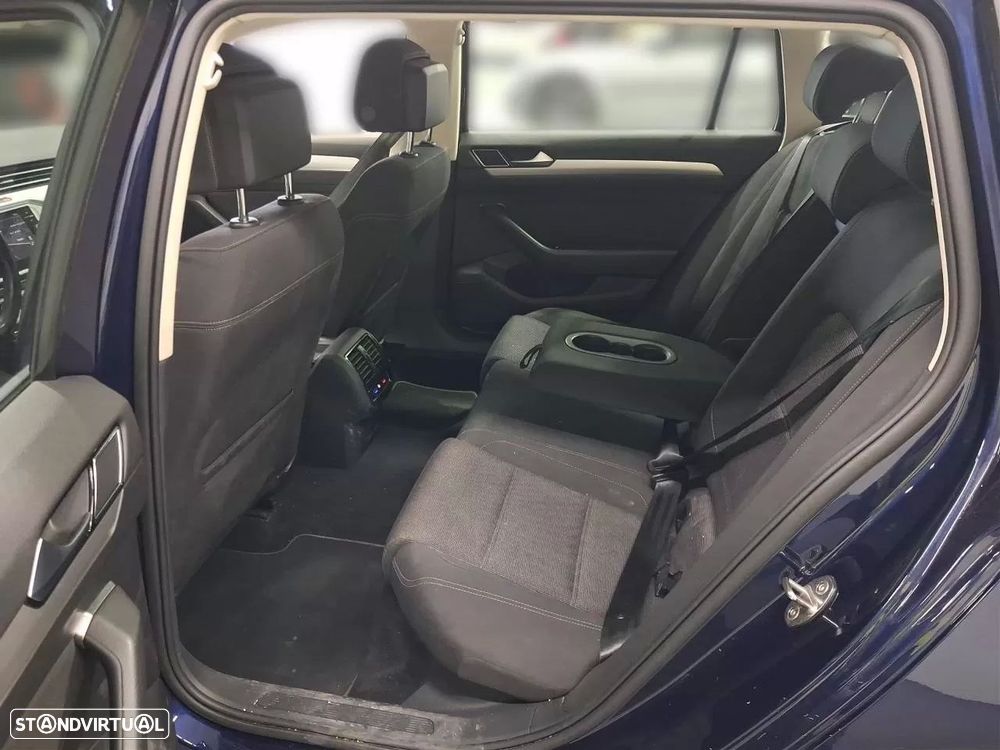 VW Passat Variant 2.0 TDI Confortline - 6