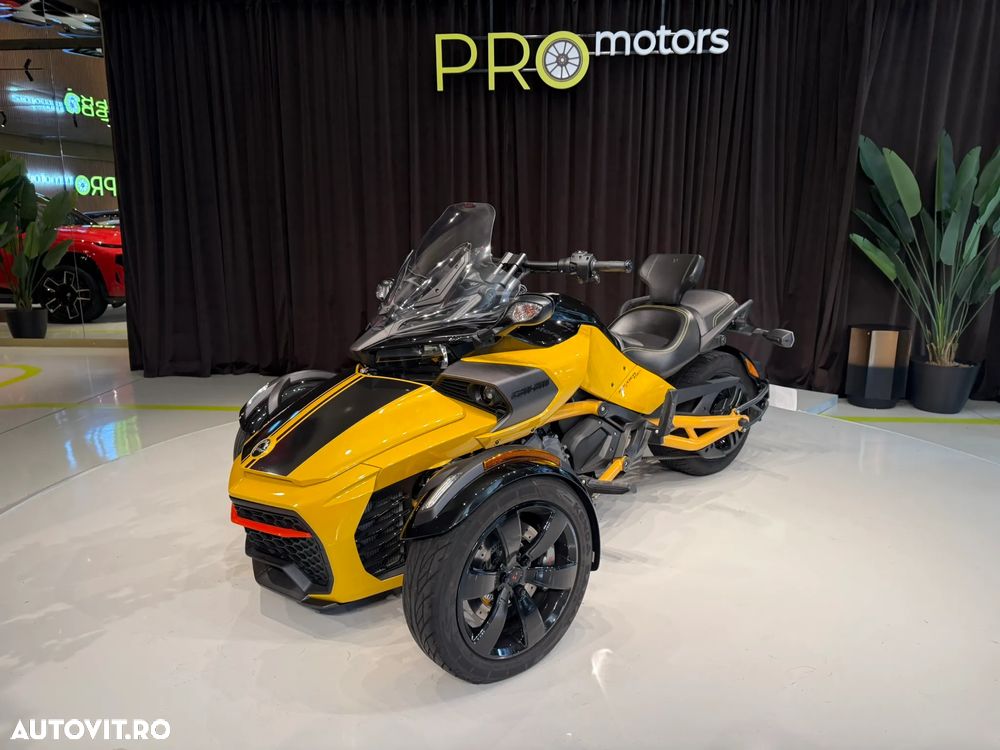 Can-Am Spyder - 8
