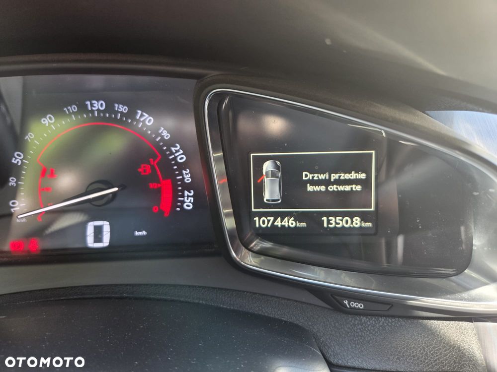 DS Automobiles DS 5 - 9