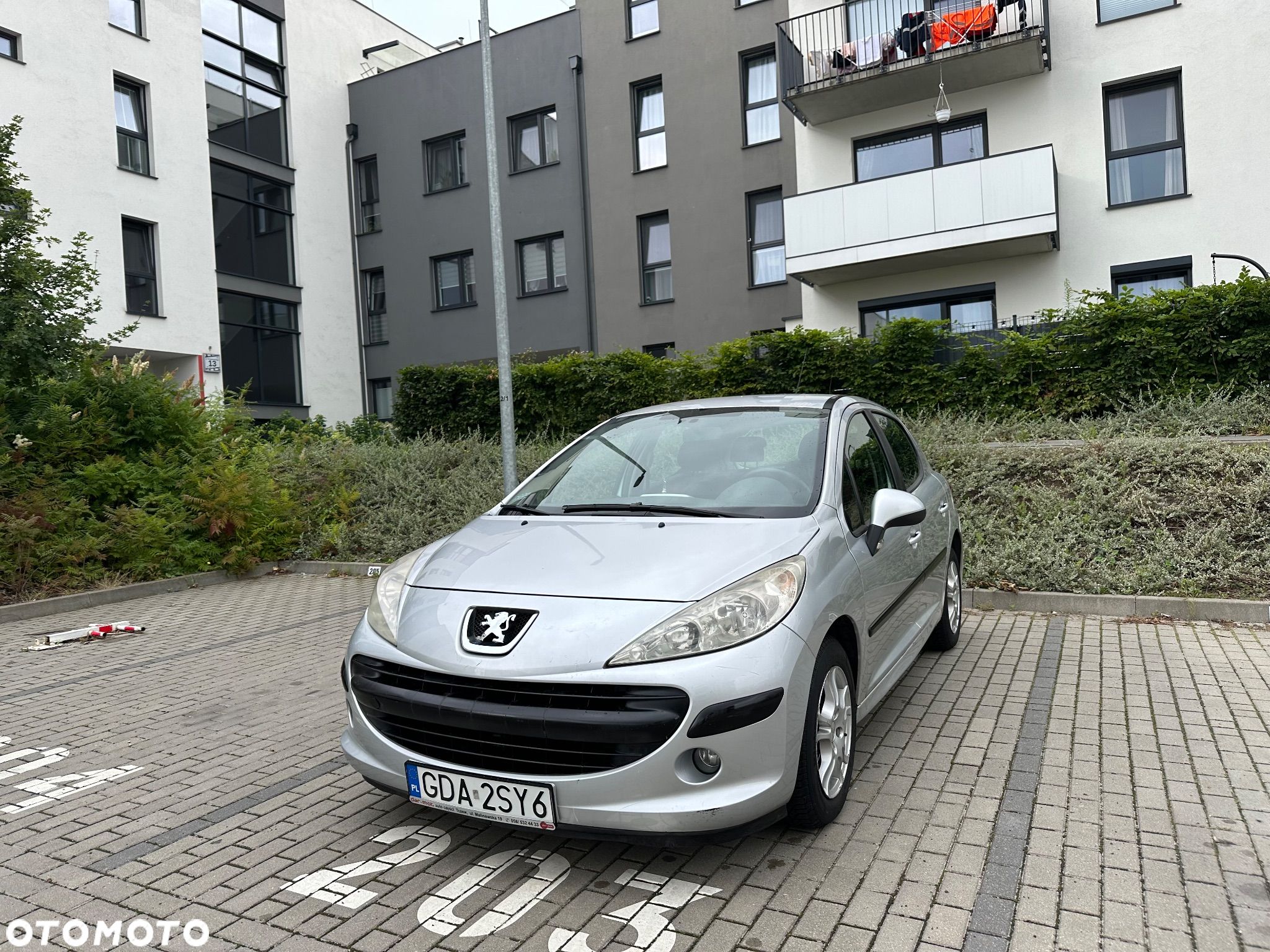 Peugeot 207 1.4 16V Trendy - 1