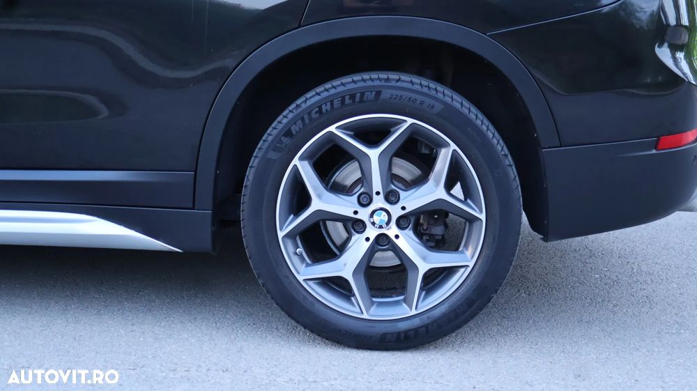 BMW X1 sDrive18d Aut. xLine - 32