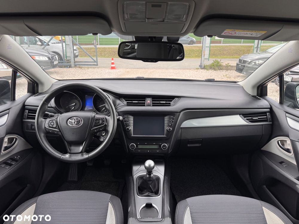 Toyota Avensis Touring Sports 1.6 D-4D Comfort - 31