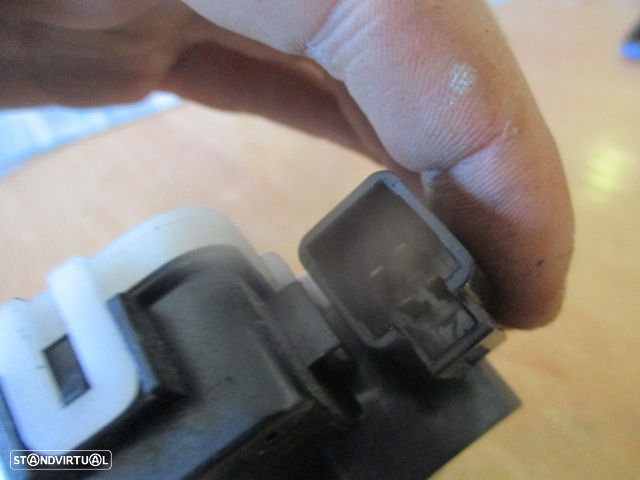 Fecho FEC4181 MAZDA 5 2012 MALA 4 PINOS - 2
