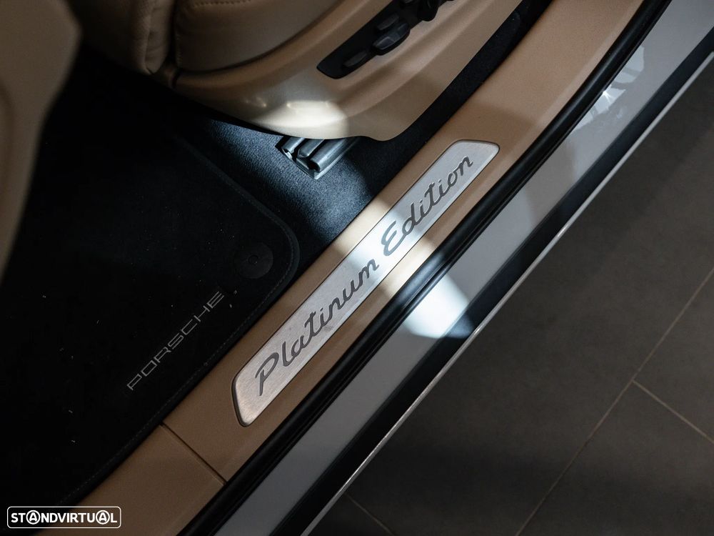 Porsche Cayenne Coupé E-Hybrid Platinum Edition - 22