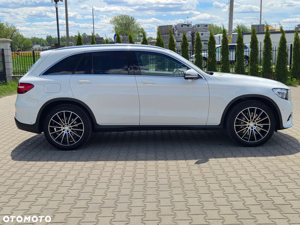 Mercedes-Benz GLC 250 4Matic 9G-TRONIC AMG Line - 32