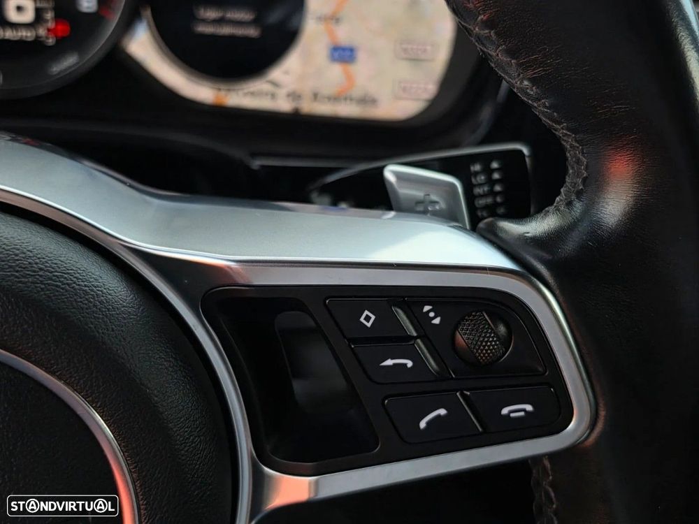 Porsche Panamera 4 E-Hybrid - 17
