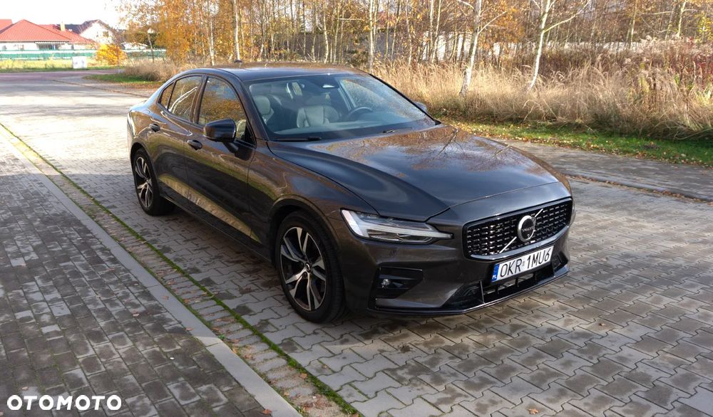 Volvo S60 B5 B Ultimate Dark - 1