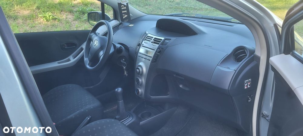 Toyota Yaris 1.3 Sol - 12