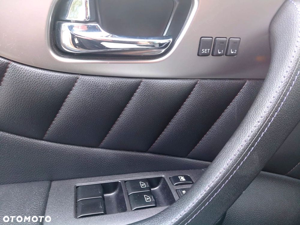 Infiniti QX70 3.7 S Premium - 16